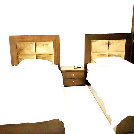 Jade Dragon Hotel Dha Lahor Dış mekan fotoğraf