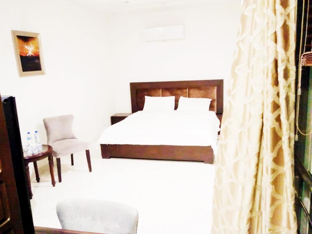 Jade Dragon Hotel Dha Lahor Dış mekan fotoğraf